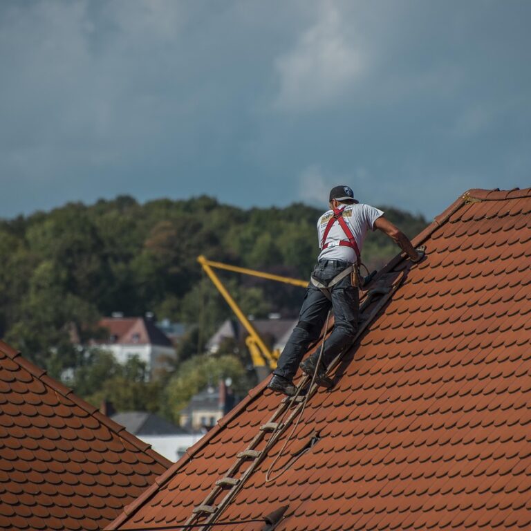 roofers 2891664 1280