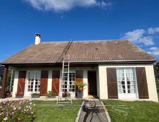 nettoyage-de-toiture-et-hydrofuge-a-flers-image-avant Nettoyage de toiture et hydrofuge à Flers : Image avant