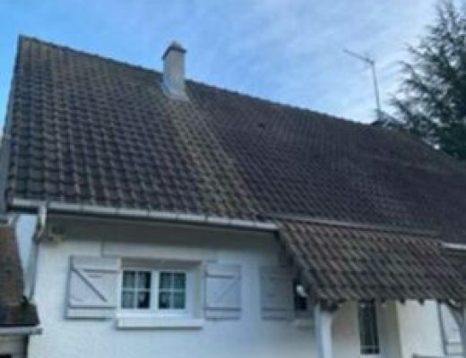 Nettoyage et réparation de la toiture à Vire-Normandie : Image avant